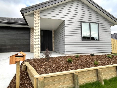 12 Clover Lane, Pyes Pa, Tauranga