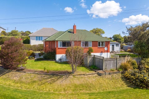 4 Eastbank Street, Waverley, Dunedin