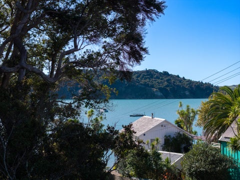 49 Government Road, Raglan, Raglan