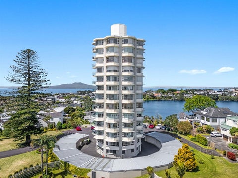 1/90 Kitchener Road, Milford, Auckland