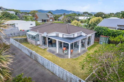 12 Toru Road, Paraparaumu Beach, Paraparaumu