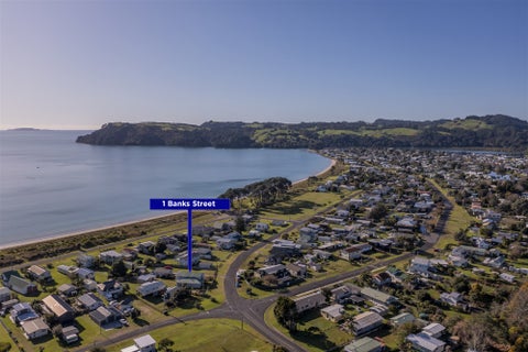 1 Banks Street, Cooks Beach, Whitianga