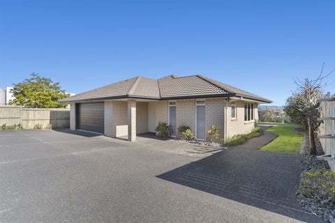 11 Waterside Drive, Pyes Pa, Tauranga