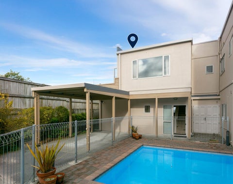 9/208 Lake Terrace, Waipahihi, Taupo