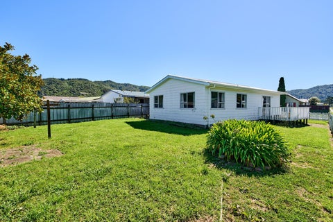 1 Weymouth Grove, Wainuiomata, Lower Hutt