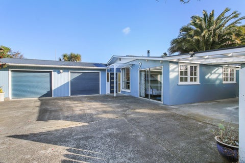 2 Hennessey Street East, Foxton Beach, Foxton