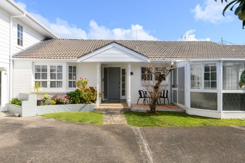 2/8 Pierce Road, Milford, Auckland