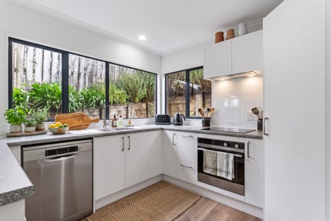 5/35 Highgrove Lane, Totara Vale, Auckland