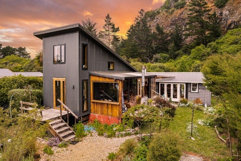 8 Beach Road, Long Beach, Port Chalmers