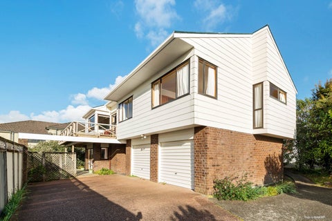 2/231 Glenfield Road, Hillcrest, Auckland