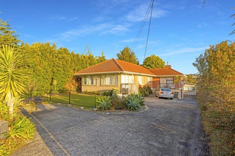 29 Awaroa Road, Sunnyvale, Auckland
