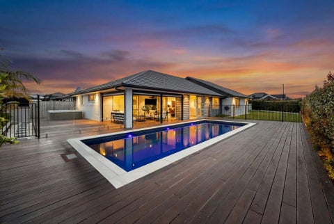 24 Sir Lincoln Drive, Kumeu
