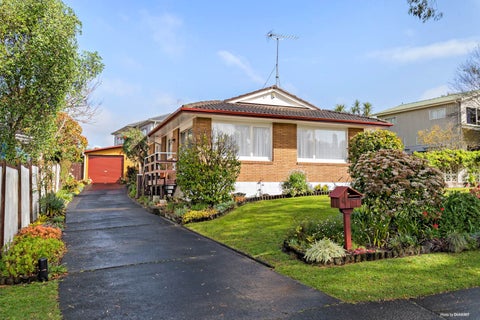 31 La Perouse Street, Botany Downs, Auckland
