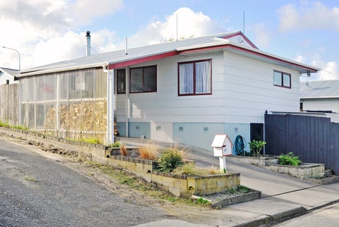17A Dahlstrom Grove, Kelvin Grove, Palmerston North