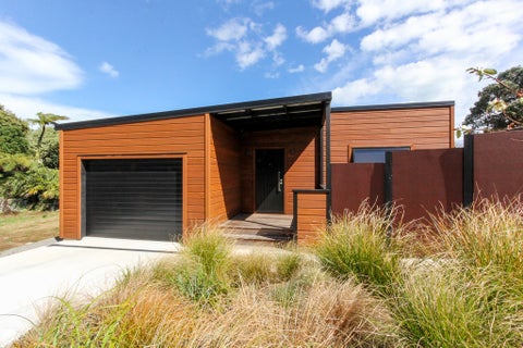 32B Waiwaka Terrace, Strandon, New Plymouth