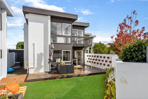2/67 Moana Avenue, Onehunga, Auckland