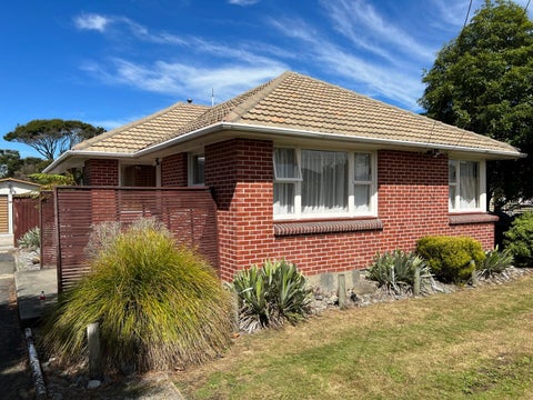 12 Farquhars Road, Redwood, Christchurch