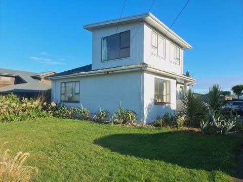 18 James Street, Riverton
