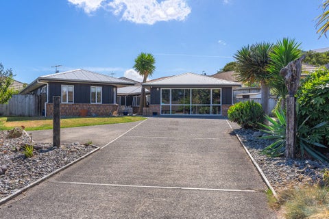 17 Ashleigh Way, Waikanae Beach, Waikanae