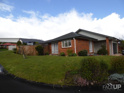 72 Kingdale Road, Henderson, Auckland