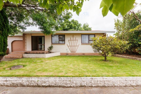 2 Adams Place, Kelvin Grove, Palmerston North