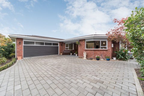 98 John F Kennedy Drive, Milson, Palmerston North