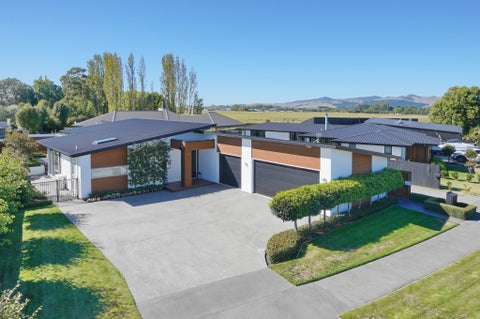 37 Russ Drive, Lincoln, Lincoln