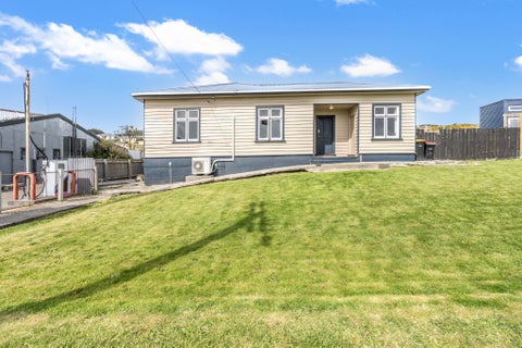 302 Gore Street, Bluff