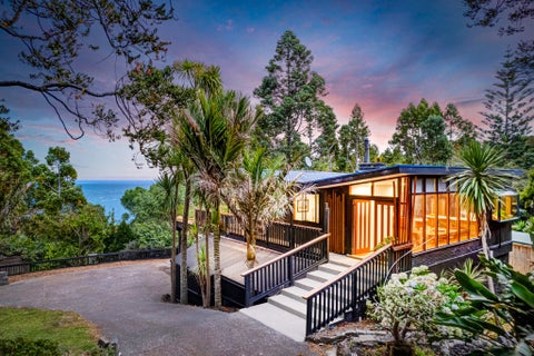 31 Arama Avenue, Titirangi, Auckland