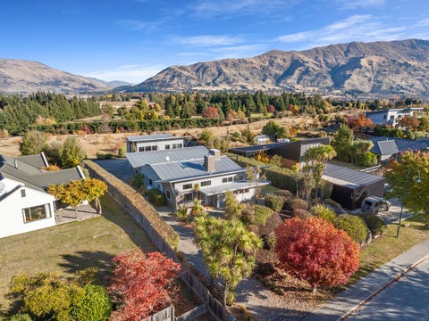 16 Allenby Place, Wanaka