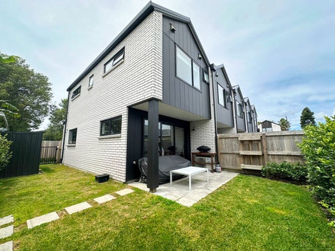 7/12 Enderby Drive, Te Atatu Peninsula, Auckland