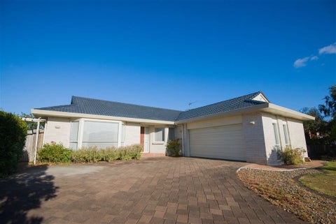 8 Amberwood Drive, Northpark, Auckland