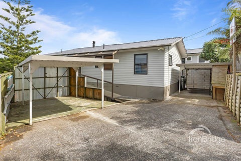 7 Sea Vista Avenue, Beach Haven, Auckland
