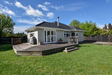 17 Dixon Street, Carterton