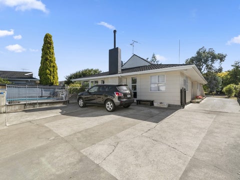19 Terry Crescent, Milson, Palmerston North