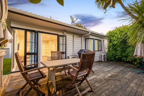 2/54 Granville Drive, Massey, Auckland