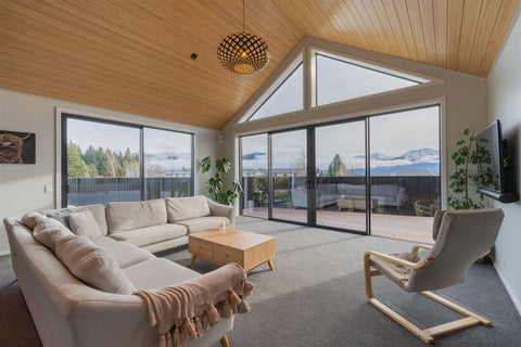 6 Ralph Moir Drive, Te Anau, Te Anau
