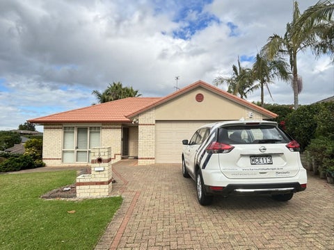 8 Rosebay Rise, Henderson, Auckland