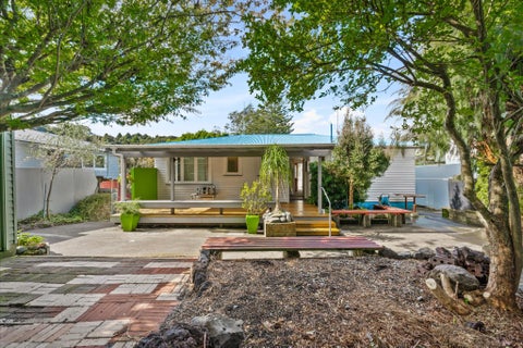 25 Lowtherhurst Road, Massey, Auckland