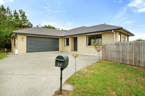 32 Mount Marua Way, Timberlea, Upper Hutt