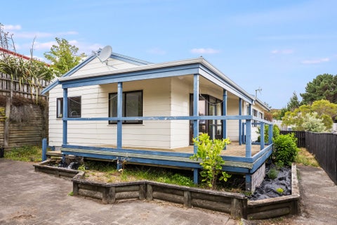 10 Staysail Place, Whitby, Porirua