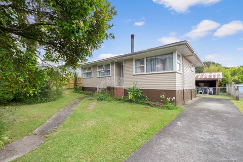 51 Castleford Street, Green Bay, Auckland