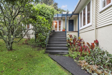 2 York Road, Titirangi, Auckland