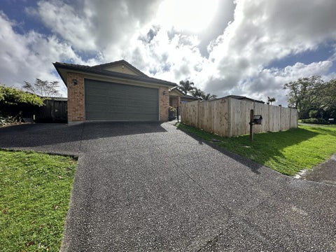 5 Berkshire Terrace, Massey, Auckland