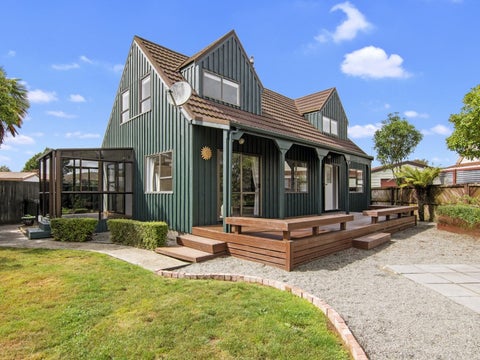 10 Lord Auckland Road, Wakefield