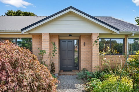 1A Daffodil Grove, Carterton