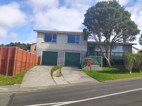 42 Churton Dr, Churton Park, Wellington