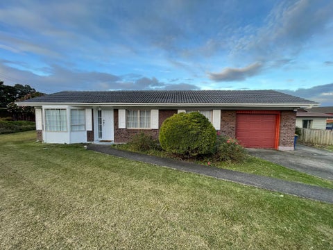 2 Fitzwater Place, Henderson, Auckland