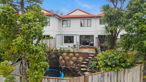 2/42 Fields Parade, Oteha, Auckland