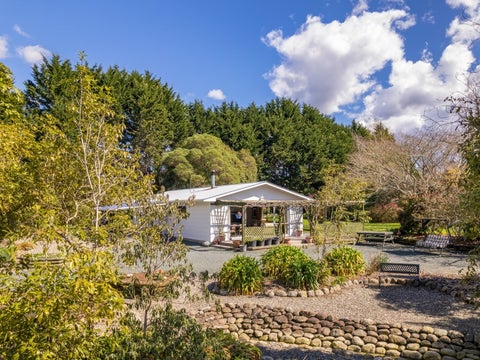 242 Higgins Road, Wakefield